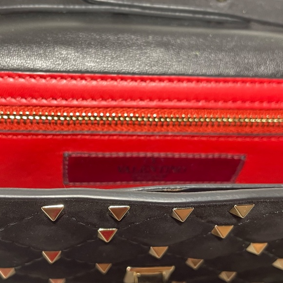 Valentino Garavani Rockstud Spike Black Velvet Wallet on Chain ✨ - Picture 6 of 8